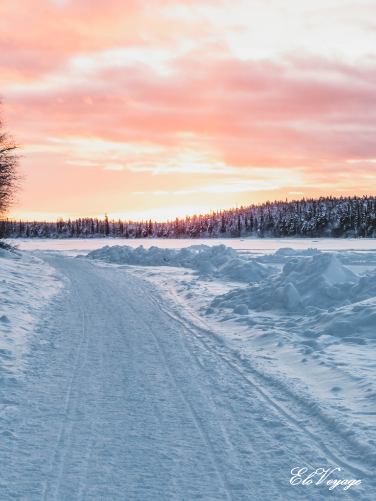 neige coucher de soleil laponie