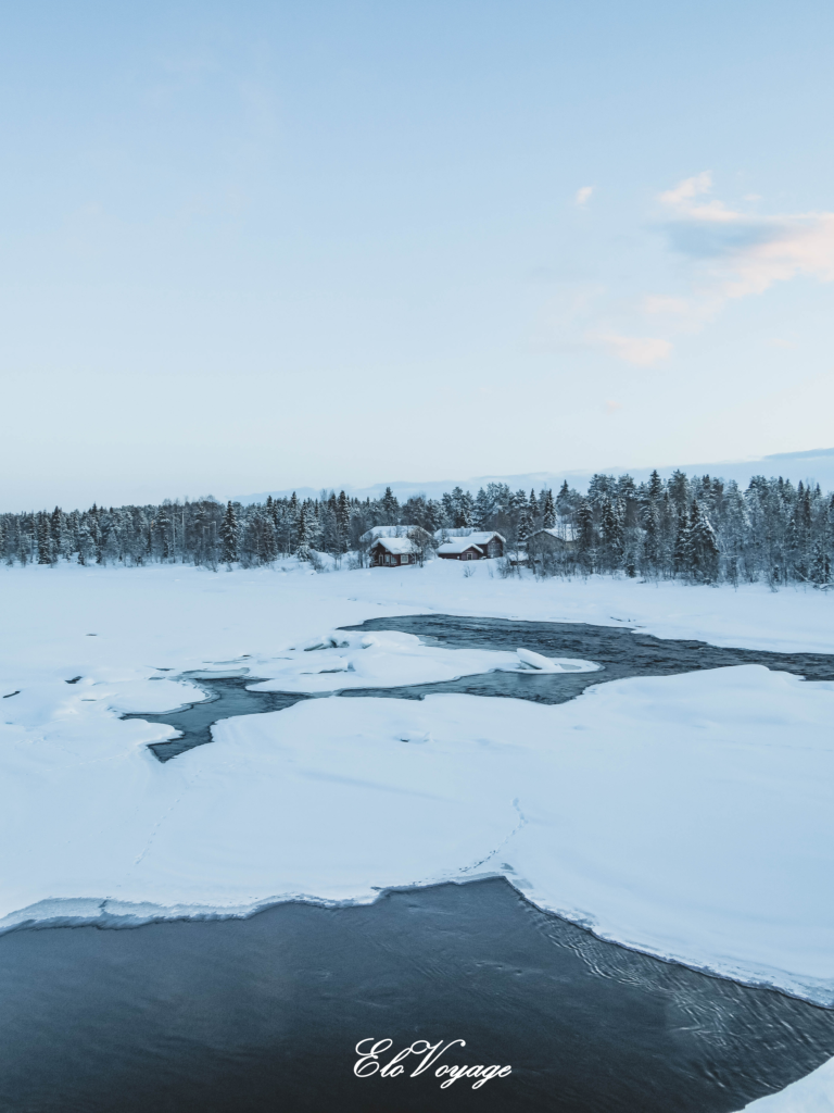 sapin lac gelé laponie finlande