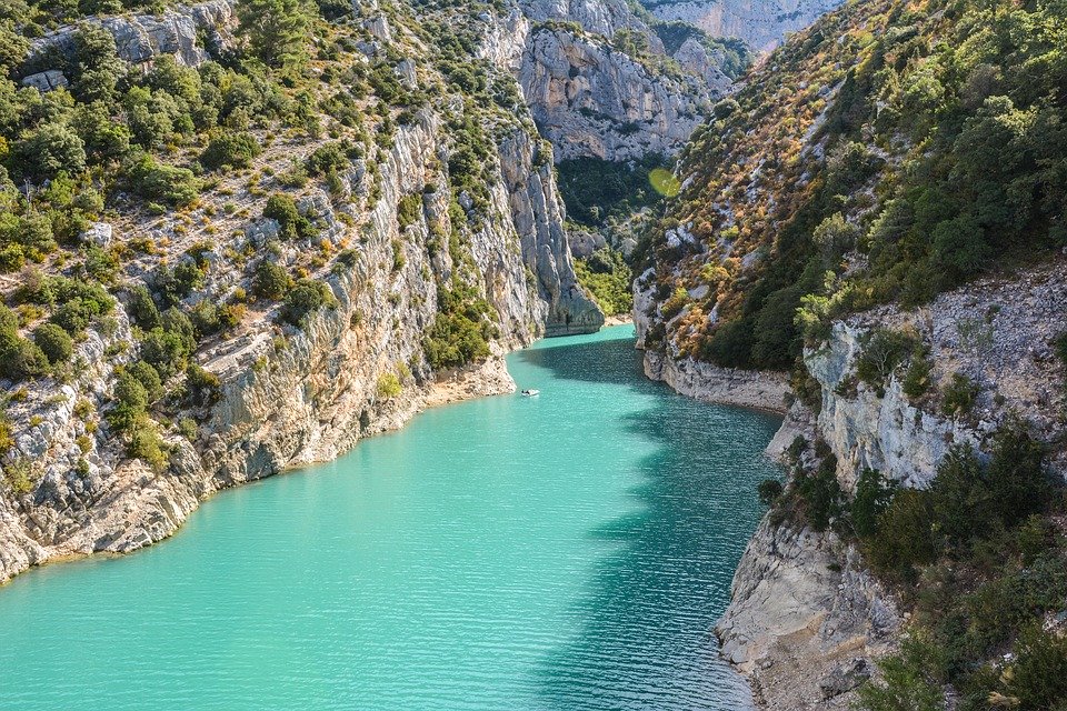 Gorges du Verdon vue aérienne eau bleue turquoise