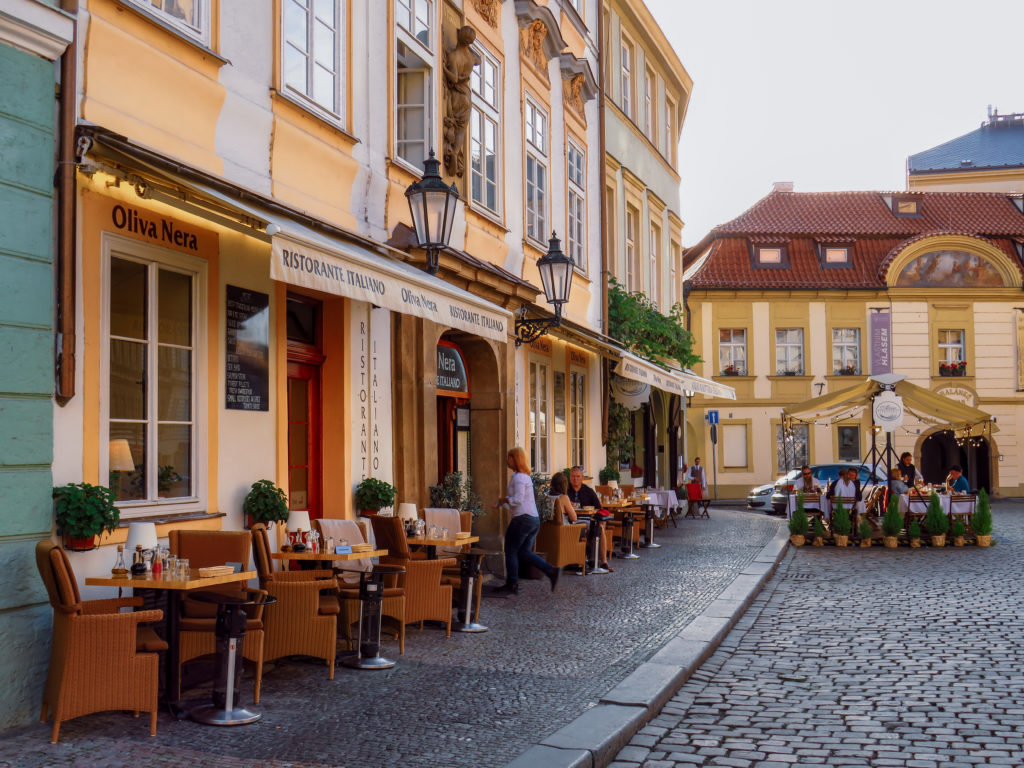 OLD TOWN PRAGUE VIEILLE VILLE
