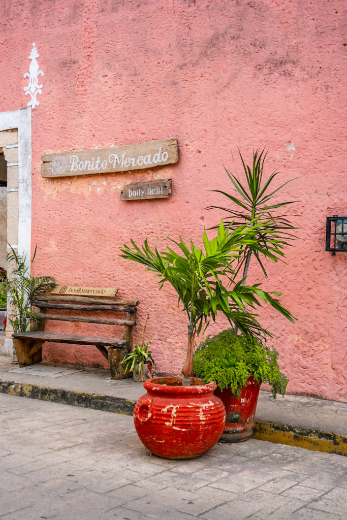 CALZADA DE LOS FRAILES VALLADOLID MEXIQUE YUCATAN
