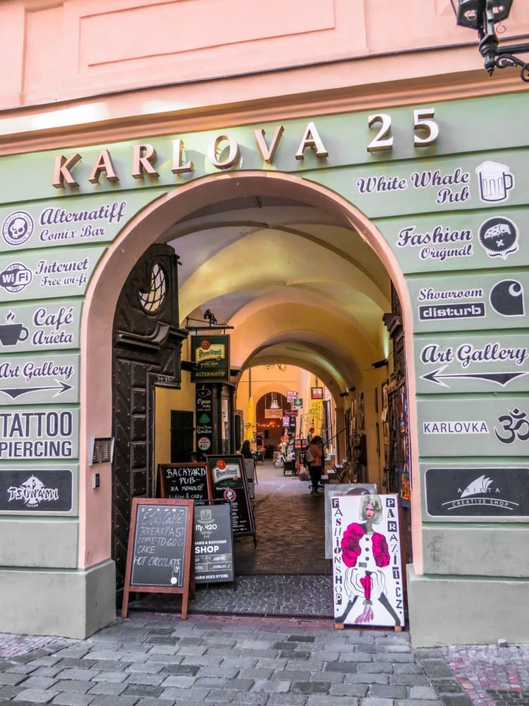 OLD TOWN PRAGUE VIEILLE VILLE