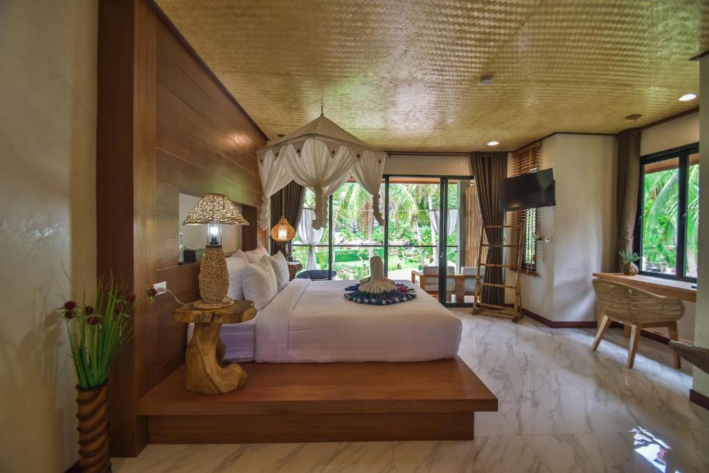 BEACH RESORT KOH LANTA