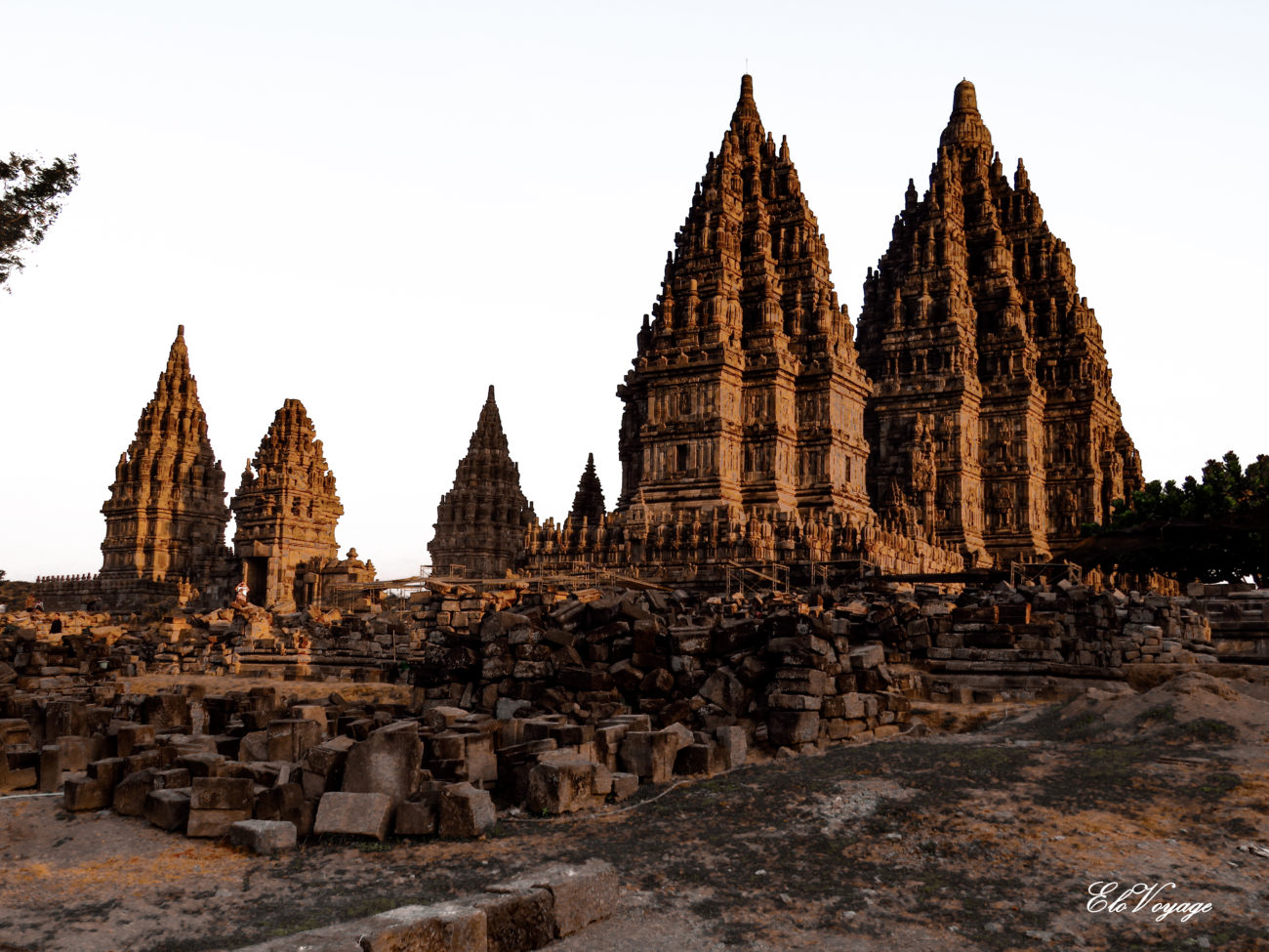TEMPLE PRAMBANAN INDONESIE