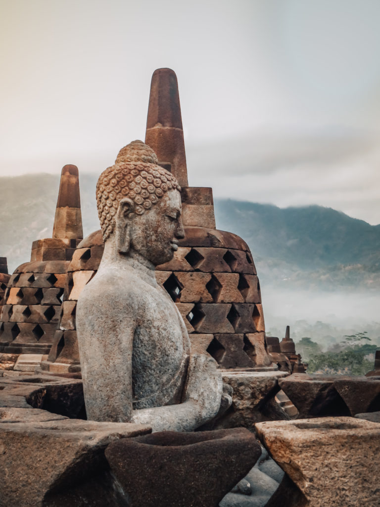 TEMPLE BOROBUDUR INDONESIE