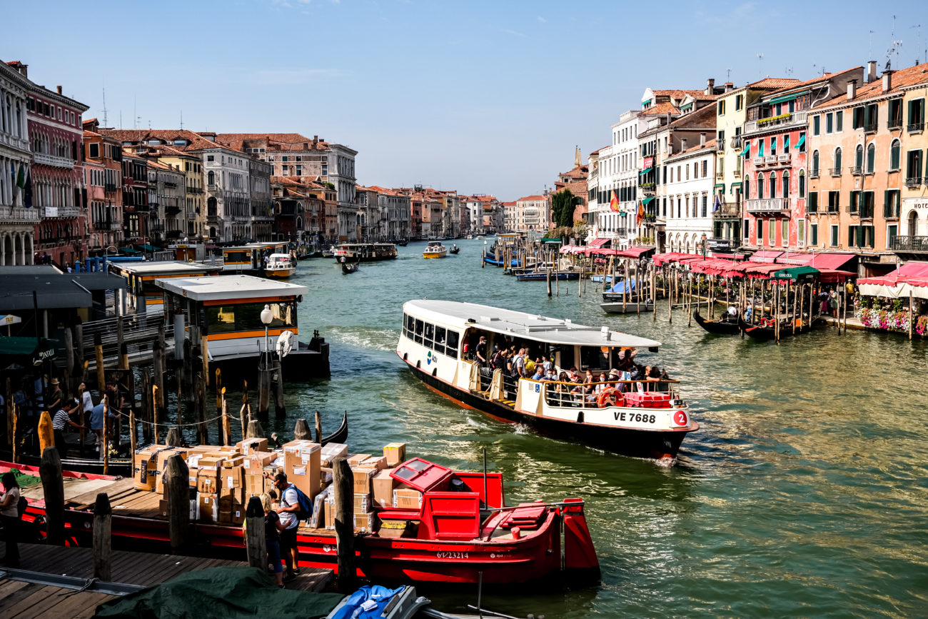 GRAND CANAL VENISE PONTE DELL ACADEMIA